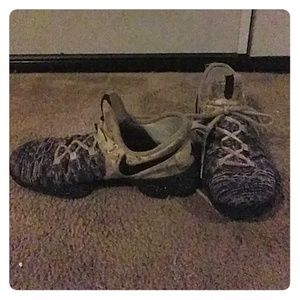 Some kd shoes